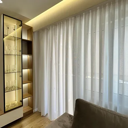 Emm's Central Apartment
